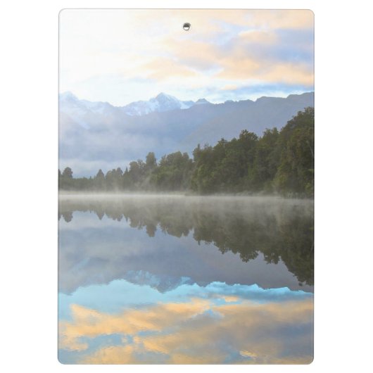 Misty Lake Trees Reflection Tranquil Natuur Foto Klembord (Achterkant)