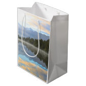 Misty Lake Trees Reflection Tranquil Natuur Medium Cadeauzakje (Achterkant Gekanteld)