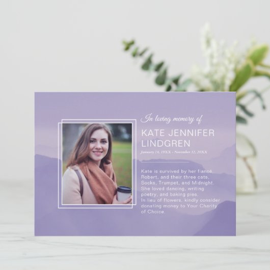 Misty Lavender Mountains - Foto - Loopgeheugen Aankondiging (Staand voorkant)