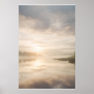 Misty Meer Zonsopgang Gouden Weerkaatsing Poster
