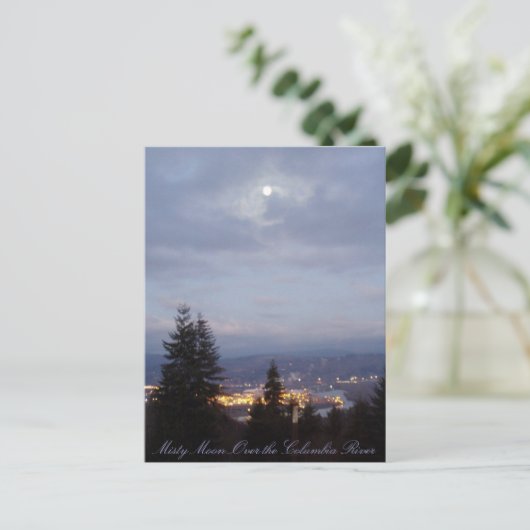 Misty Moon Over de Columbia Briefkaart (Staand voorkant)