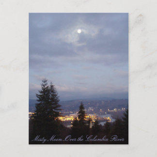 Misty Moon Over de Columbia Briefkaart