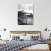 Misty Mountain Canvas Zwart & Wit Muurdecoratie (Insitu (Slaapkamer))