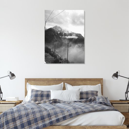 Misty Mountain Canvas Zwart & Wit Muurdecoratie (Insitu (Slaapkamer))
