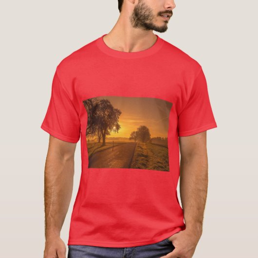 Misty Mountain Dawn T-shirt (Voorkant)