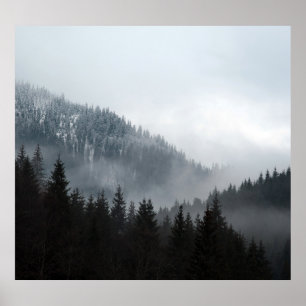 Misty Mountain Forest: Schilderachtig landschap Ui Poster