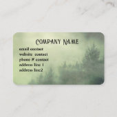 Misty pijnbomen in mist natuur landschap groen visitekaartje (Achterkant)