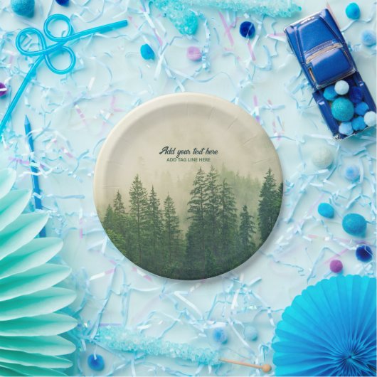 Misty Pine Forest Trees Custom Keepomwille Papieren Bordje (Feest)