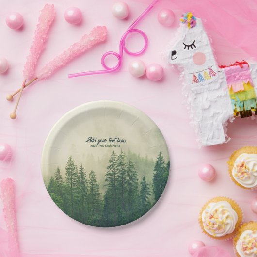 Misty Pine Forest Trees Custom Keepomwille Papieren Bordje (Feest)