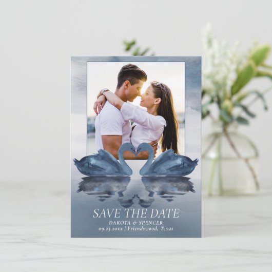 Misty Reflections | Foto van Dusty Blue Swan Save The Date (Staand voorkant)