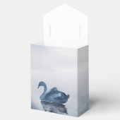 Misty Reflections | Moody Dusty Blue Swan op Lake Bedankdoosjes (Geopend)