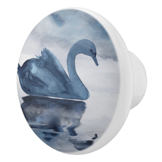 Misty Reflections | Moody Dusty Blue Swan op Lake Keramische Knop (Rechts)