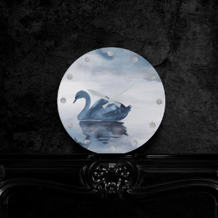Misty Reflections   Moody Dusty Blue Swan op Lake Ronde Klok