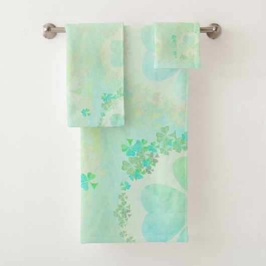Misty Shamrocks Bad Handdoek (Insitu)