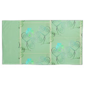 Misty Shamrocks Pillowcase Kussensloop (Voorkant-Links)