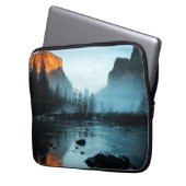 Misty Sunset in Yosemite Laptop Sleeve (Voorkant Links)