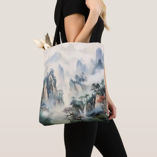 Misty Valley Mountains Tote Bag (Dichtbij)