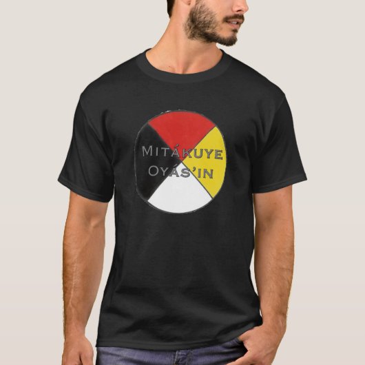 Mitakuye Oyasin Mannen donkere kleuren Lakota T-shirt (Voorkant)