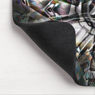 Mix of silhouette & graphic art with trippy pinch muismat