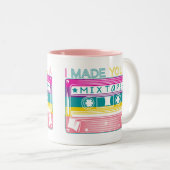 Mix Tape Retro 80s Cassette  Tech Nostalgie Tweekleurige Koffiemok (Voorkant rechts)