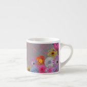Mixed flowers in modern art espresso kop (Rechts)