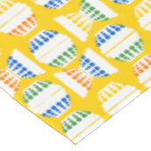 mixen Bowls met poka Dots gepatterd Tafelkleed (Gekanteld)