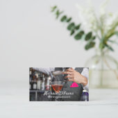 Mixoloog | Bartender Maakt een Drankje Visitekaartje (Staand voorkant)