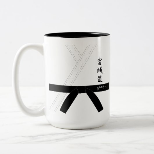 Miyagi do Karate Wine Charm Teddy Bear Tweekleurige Koffiemok (Links)