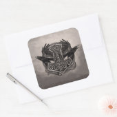 Mjolnir De hamer van Thor en raven Vierkante Sticker (Envelop)