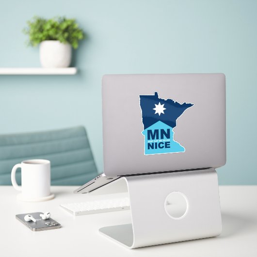 MN FIJN STICKER (Laptop op bureau)