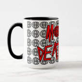 Mobiel dodenkamp over de mok van het wereldbol (Links)