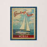 Mobiele reddingsboot Vintage Travel Alabama Legpuzzel<br><div class="desc">Deze groeten van het wijnjaar van Mobile Alabama hebben een zeemanschap met een boot die op het water zeilt met zeemijlen en een blauwe hemel gevuld met prachtige witte wolken.</div>