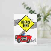 Mobiele zone Yellow Road Sign Red Sportauto Briefkaart (Staand voorkant)