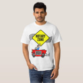 Mobiele zone Yellow Road Sign Red Sportauto T-shirt (Voorkant volledig)