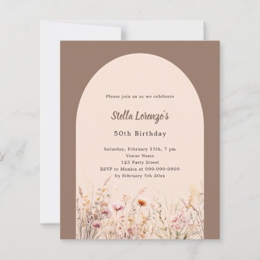 Mocha beige wilde bloemen verjaardag uitnodiging (Voorkant)