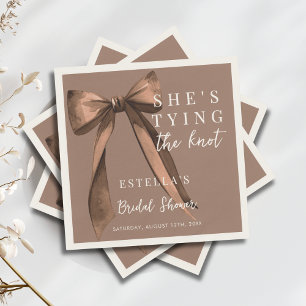 Mocha Brown Zij Krijgt De Knoop Aan De Strik Bruid Servet