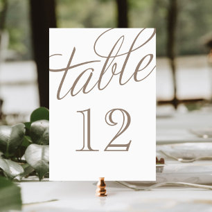 Mocha Bruin en Wit Elegant Script Tabel Nummers Kaart