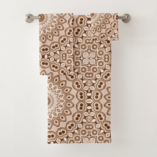Mocha Bruin Geometrisch Mandala Patroon Bad Handdoek (Insitu)