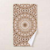 Mocha Bruin Geometrisch Mandala Patroon Bad Handdoek (Handdoek)