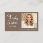 Mocha Bruine Script Foto QR Code Wimpers en Wenkbr Visitekaartje (Voorkant)