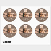 Mocha Bruine Script Logo Foto Wimpers Bedankt Ronde Sticker (Vel)