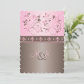 Mocha en Pink Floral Monogrammed Invitation Kaart (Staand voorkant)