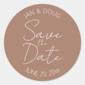Mocha gestileerde bruiloft Bewaar de datum Ronde Sticker (Voorkant)