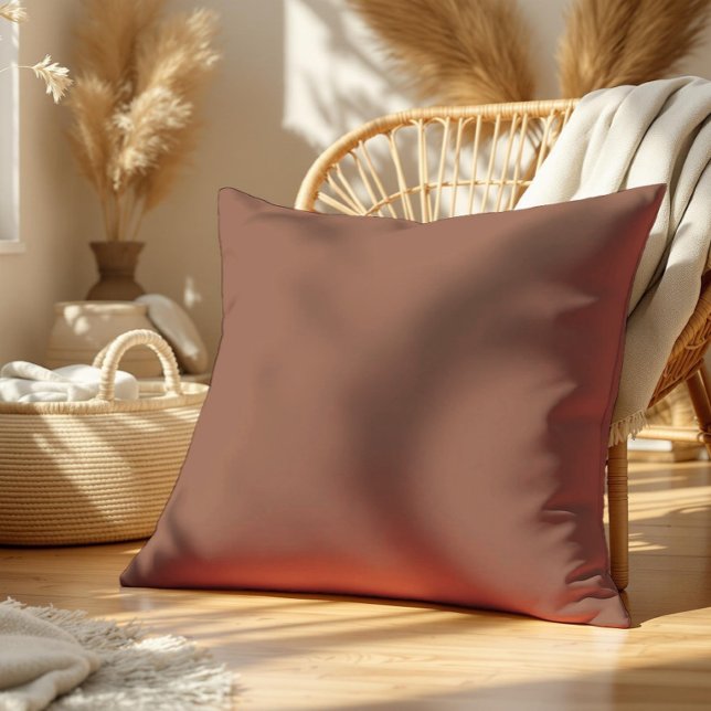 Mocha Mousse Bruine Effen Kleur Kussen (The Mocha Mousse brown color and minimalist plain design pillow fits any style home decor.)
