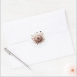 Mocha Mousse Floral Wedding Ronde Sticker<br><div class="desc">Voeg een verfijnd tintje toe aan uw trouwbriefpapier met deze Mocha Mousse Love in Bloom Wedding Sticker. Met een delicate taupe en mokka bloemstuk, is deze sticker ideaal voor het afdichten van enveloppen, het versieren van huwelijksgunsten of het verbeteren van cadeauverpakkingen. Ideaal voor neutrale, of moderne bruiloften, dit veelzijdige ontwerp...</div>