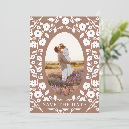 Mocha Mousse Foto QR Code Website Folk Floral Save The Date (Staand voorkant)