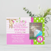 Mod aap uitnodiging voor de geboorte van meisjes r (Staand voorkant)