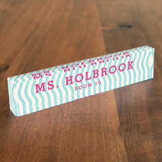 Mod Aqua Geometric Wave Pattern Teacher's Naambordje (Zijkant)