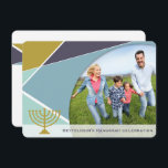 Mod Geometric Hanukkah Menorah Photo Holiday Party Kaart<br><div class="desc">Ontworpen door: fat*fa*tin. Eenvoudig aan te passen met uw eigen tekst,  foto of afbeelding. Voor douaneverzoeken,  te contacteren gelieve vet*fa*tin direct. Aangepaste kosten zijn van toepassing op www.zazzle.com/fat_fa_tin www.zazzle.com/color_therapy www.zazzle.com/fatfatin_blue_knot www.zazzle.com/fatfatin_red_knot www.zazzle.com/fatfatin_box www.zazzle.com/fatfatin_ink</div>