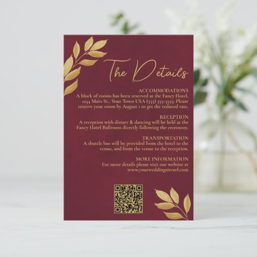 Mod Leaves Burgundy Gold Wedding Details QR Code Informatiekaartje (Staand voorkant)